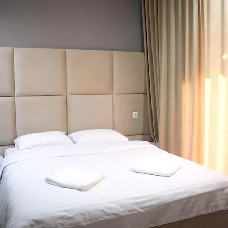 Elata Aparts Skhidnytsia